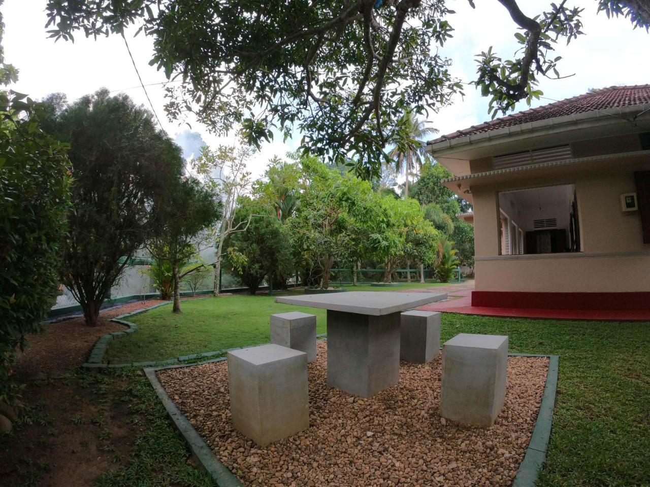 Villa Girilena Hikkaduwa Luaran gambar